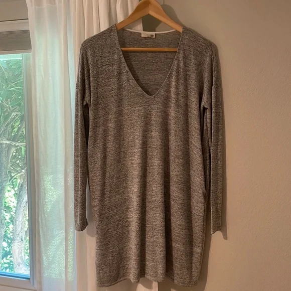 ARITZIA Wilfred Free Long Sleeve V-Neck Dress